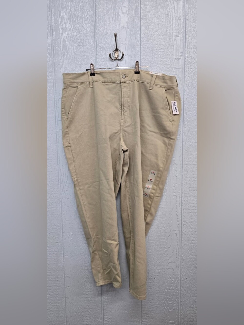 New 22 Old Navy Khaki Straight-Leg Chinos